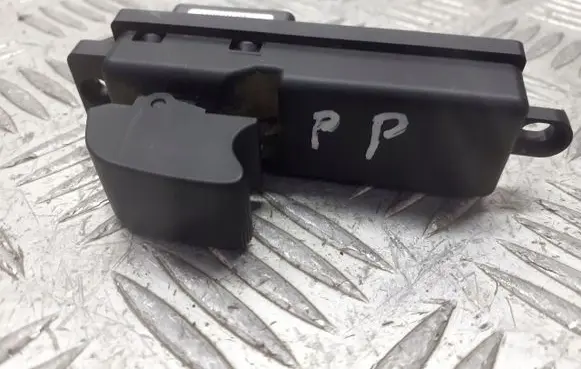 Mazda 2 Quarter vent window switch D65166370