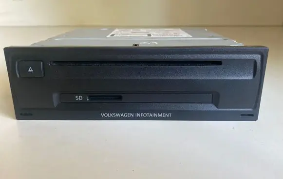 Head unit multimedia control