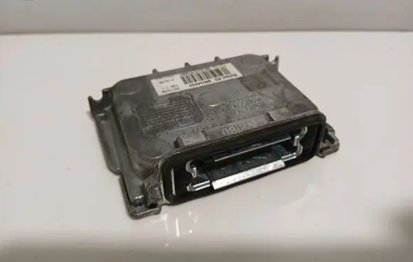 Volvo XC90 Headlight ballast module Xenon 89034934