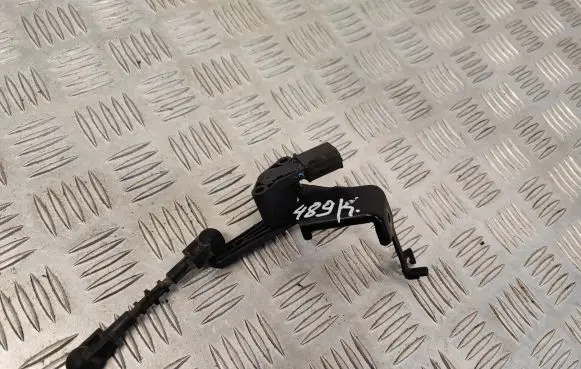 Headlight/headlamp level sensor