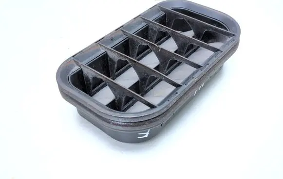 Porsche Cayenne (9PA) Quarter panel pressure vent 4A0819181