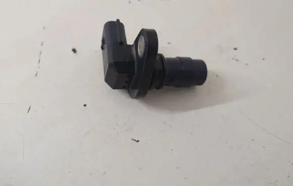 Volvo V70 Camshaft position sensor 30713370