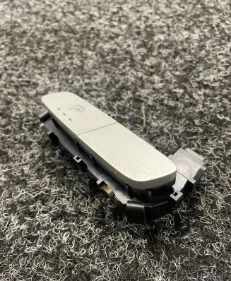 Mercedes-Benz E W213 Seat heating switch A2139050404