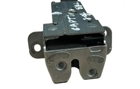 Chevrolet Captiva Tailgate window lock/catch/latch 