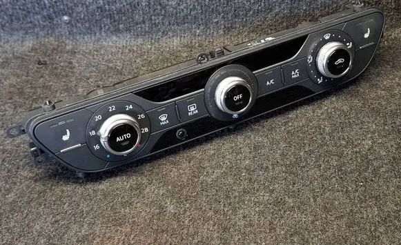 Audi A5 8T 8F Climate control unit 8W0820043Q