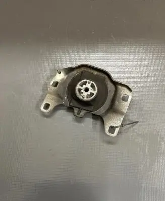 Ford Focus Engine mount bracket 349373C