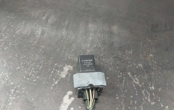 Peugeot 207 Glow plug pre-heat relay 9640469680 51252002