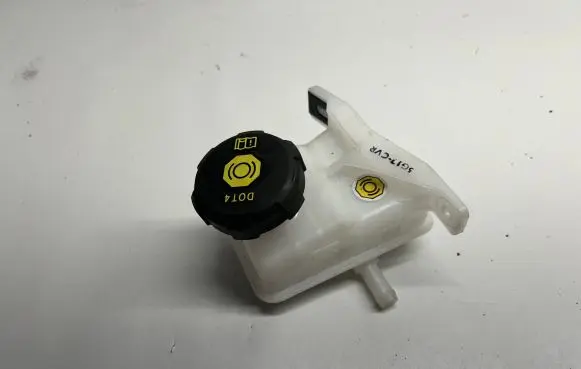 KIA EV6 Brake fluid reservoir 3G17CVR