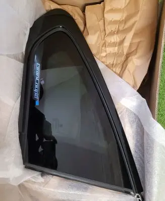 BMW 4 F36 Gran coupe Front triangle window/glass 7412032