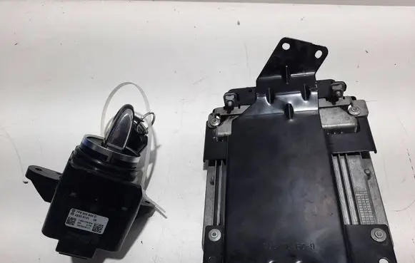 Volkswagen Touareg II Engine control unit/module 7P0907645A 7P6905843D