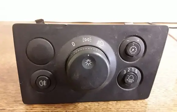 Opel Zafira B Light switch 04061200