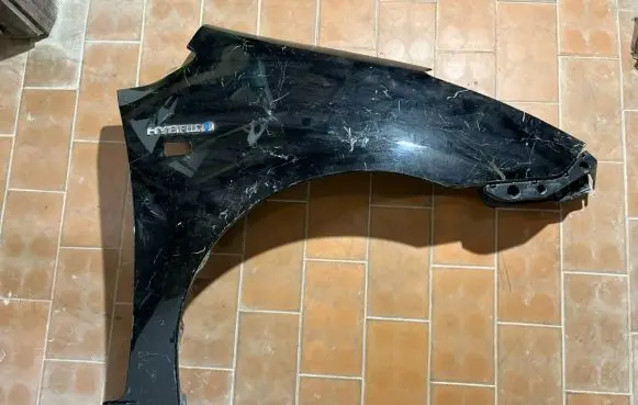 Toyota Prius (NHW20) Fender
