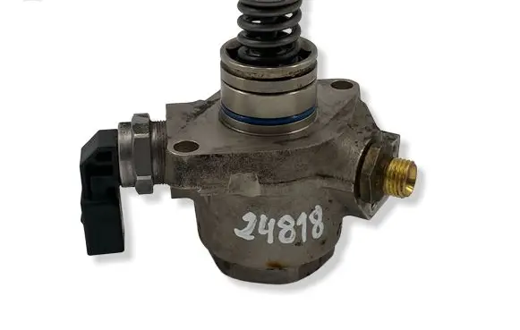 Audi A6 S6 C7 4G Fuel injection high pressure pump 06E127026F