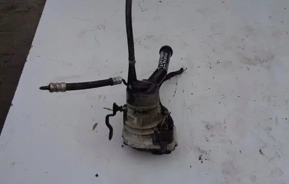 Citroen C4 I Picasso Power steering pump 9684252580
