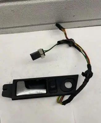Audi A6 S6 C4 4A Front door interior handle 4A0839019C