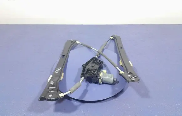 Skoda Kodiaq Front door window regulator with motor 