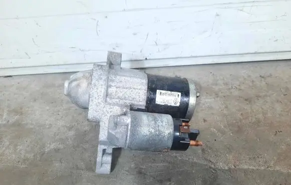 Nissan Qashqai Starter motor 233006867R