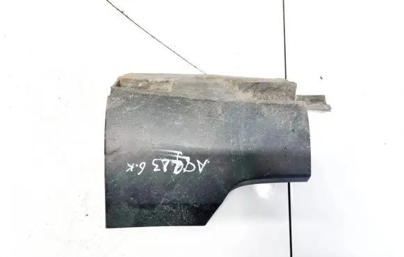 Volkswagen PASSAT B6 Side skirt front trim 