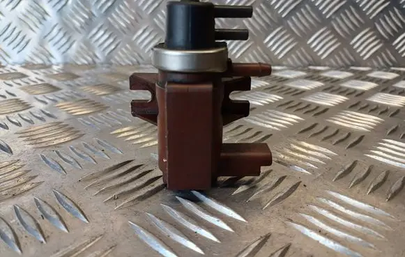 Citroen C4 I Picasso Turbo solenoid valve 9652570180