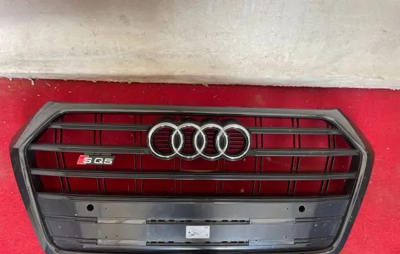 Audi Q5 SQ5 Front bumper upper radiator grill 80A853651