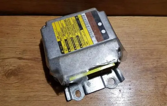 Toyota Avensis T220 Airbag control unit/module 8917005030