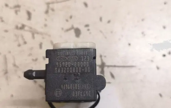 Hyundai Santa Fe Airbag deployment crash/impact sensor 959202B000