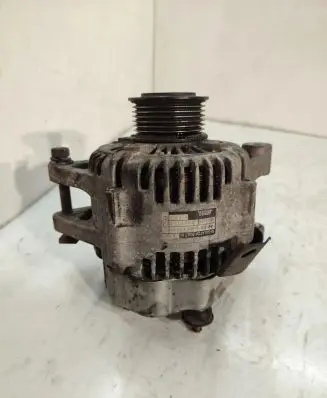 KIA Sorento Generator/alternator 373004A300