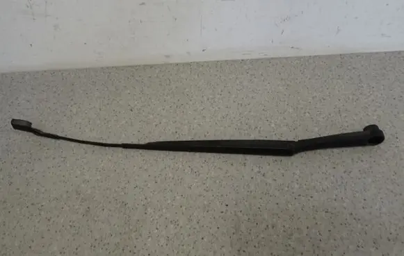 Hyundai ix20 Front wiper blade arm 