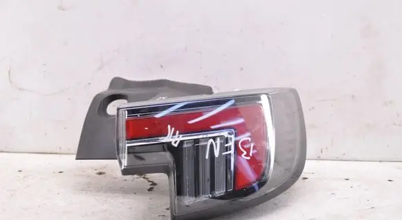 Opel Mokka B Rear/tail lights 9833721980