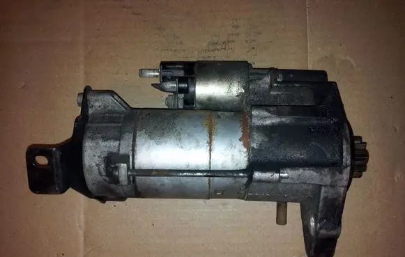 Jaguar XF Starter motor 4280004890 8X2311001AA DENSO