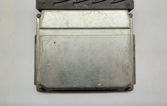 Volvo V70 Engine control unit/module 30637733A 1039S00000 0281011078