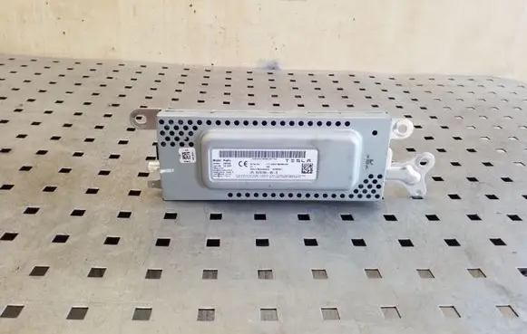 Tesla Model 3 Other control units/modules 107975500E