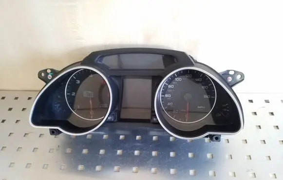 Audi A5 8T 8F Speedometer (instrument cluster) 8T0920981K