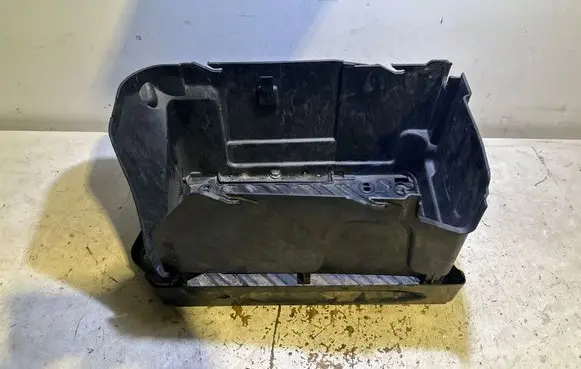 Battery tray