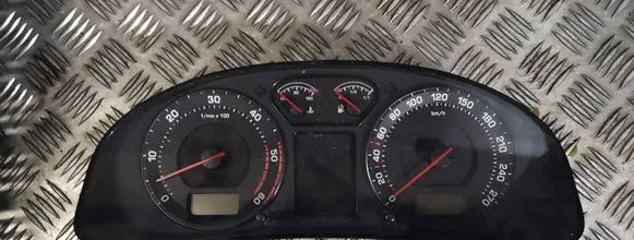 Skoda Superb B5 (3U) Speedometer (instrument cluster) 3u0920811a