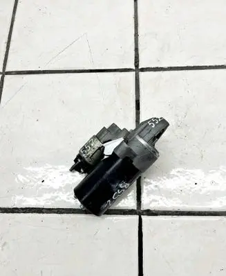 Toyota RAV 4 (XA40) Starter motor 