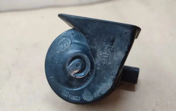 Volkswagen PASSAT CC Horn signal A046522