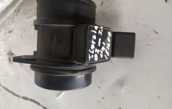Toyota Corolla E110 Mass air flow meter 439901 9629471080