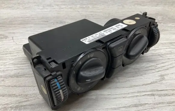 Mercedes-Benz E W210 Climate control unit 2108300385