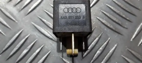 Volkswagen PASSAT B5 Other relay 443951253j 899511000