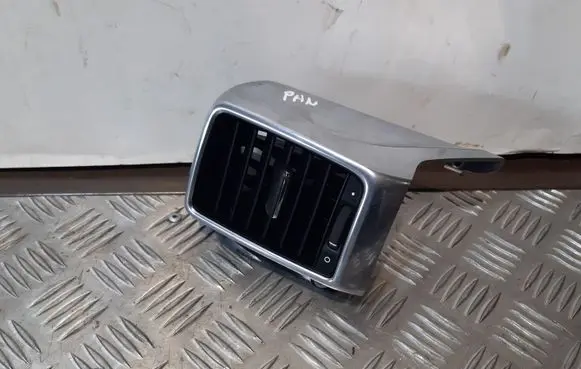 Porsche Panamera (970) Rear air vent grill 970553171