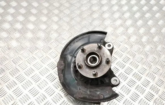 Lexus CT 200H Front wheel hub