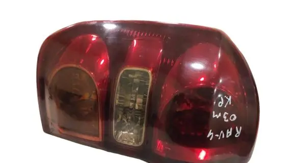 Toyota RAV 4 (XA20) Rear/tail lights R4V4