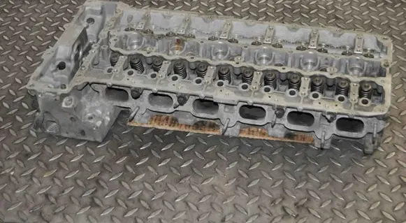 BMW 3 E92 E93 Engine head 7588247