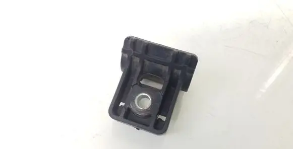 Opel Astra J Radiator mount bracket 13250318