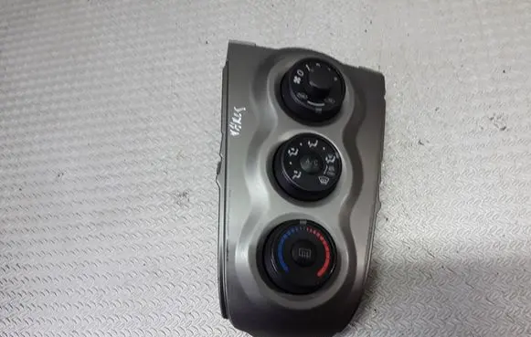 Toyota Yaris Climate control unit 554060D190