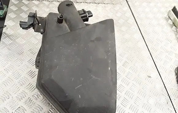 Volvo V60 Air filter box 31274475