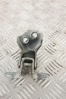 Suzuki SX4 S-Cross Front door lower hinge 
