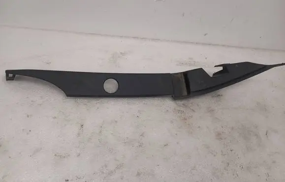 Chevrolet Volt I Fender end trim 20822518