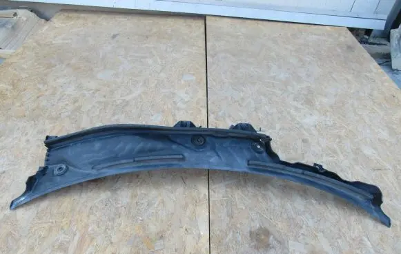 Mercedes-Benz SLK R172 Wiper trim A1728300028